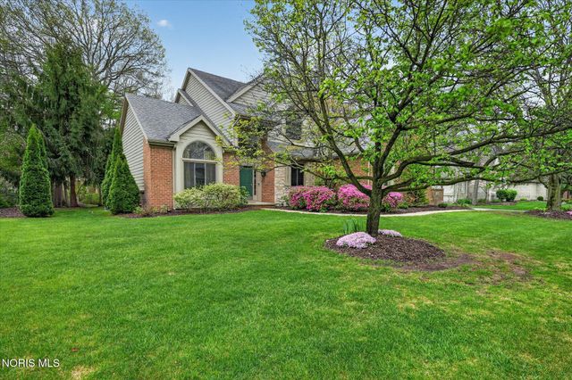 8819 Royal Oak Drive, Holland, OH 43528