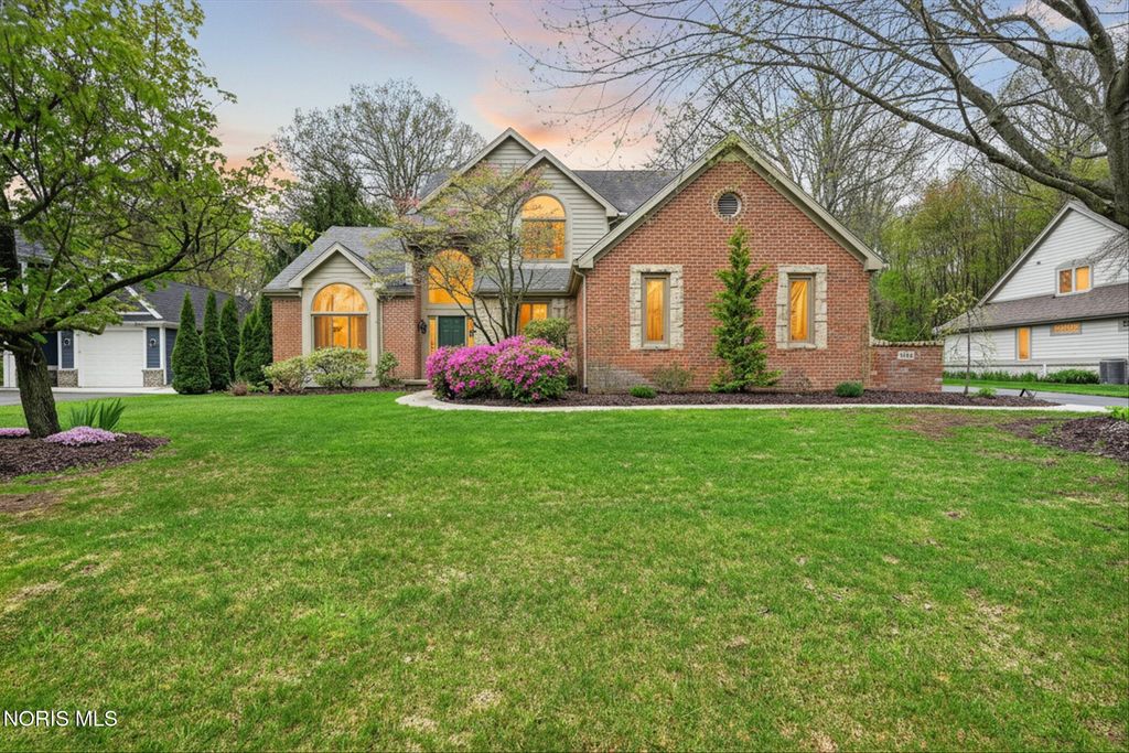 8819 Royal Oak Drive, Holland, OH 43528