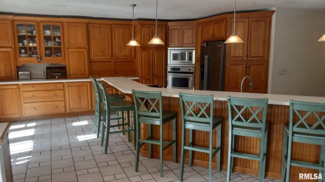 27841 BOWKER Drive, Le Claire, IA 52753