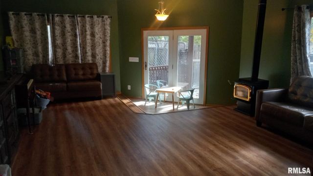 27841 BOWKER Drive, Le Claire, IA 52753