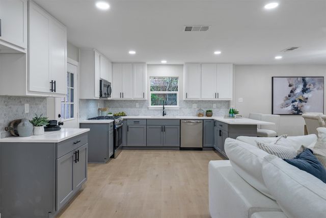 4815 Kelman Street, Dallas, TX 75214