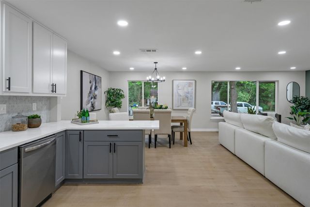 4815 Kelman Street, Dallas, TX 75214