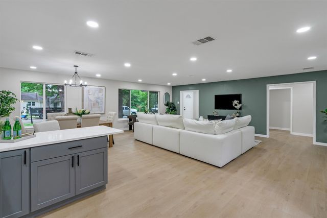 4815 Kelman Street, Dallas, TX 75214