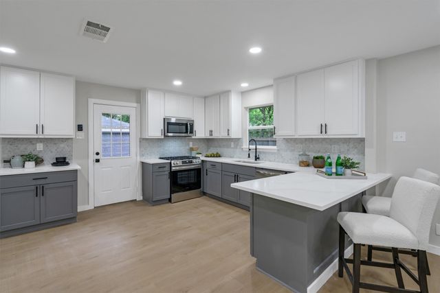 4815 Kelman Street, Dallas, TX 75214