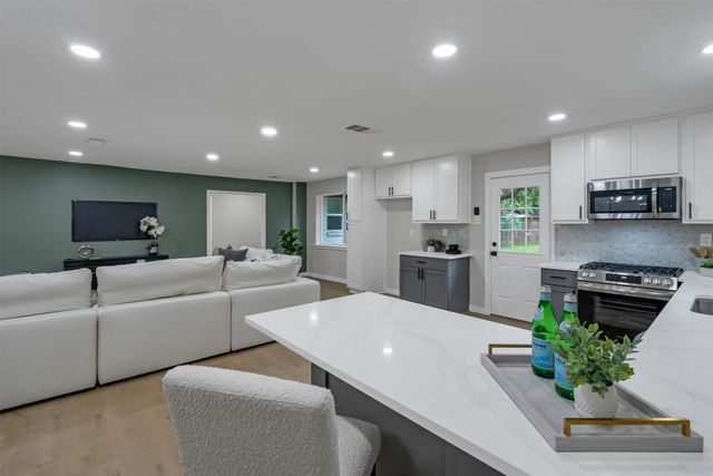4815 Kelman Street, Dallas, TX 75214