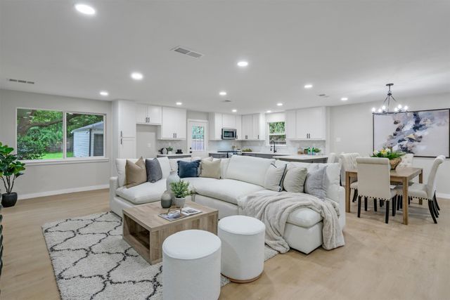 4815 Kelman Street, Dallas, TX 75214