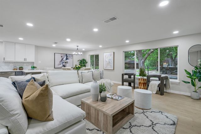 4815 Kelman Street, Dallas, TX 75214