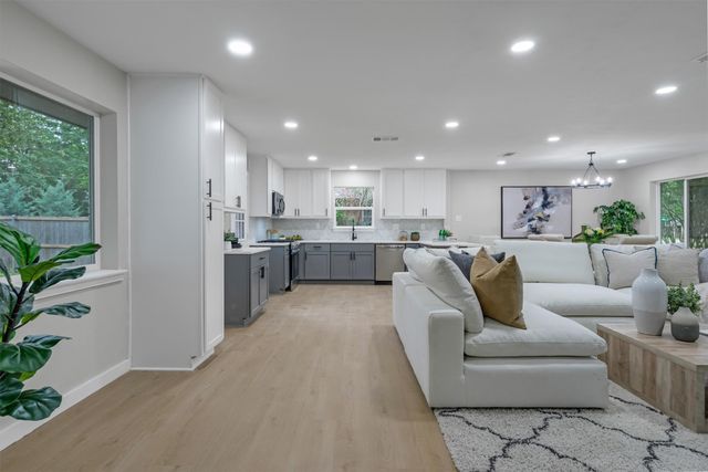 4815 Kelman Street, Dallas, TX 75214