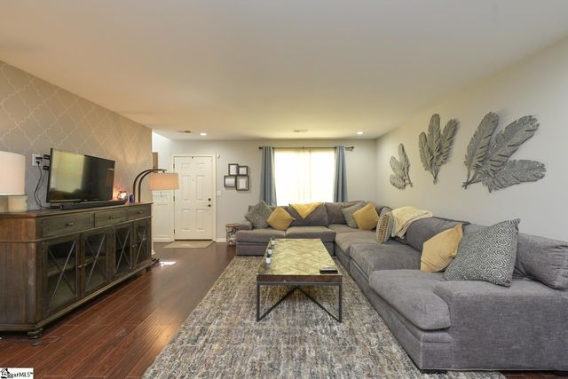 509 Oak Circle, Easley, SC 29640