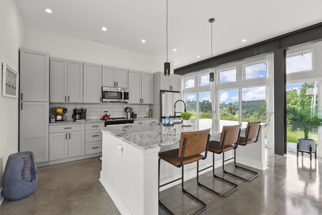 19718 Feathers Road, Logan, OH 43138