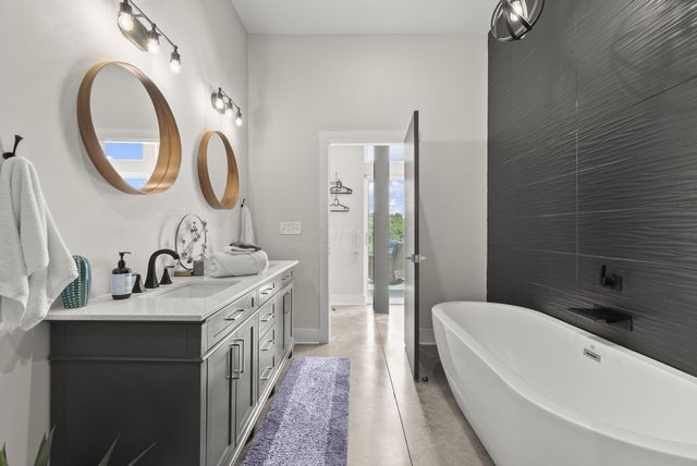 19718 Feathers Road, Logan, OH 43138