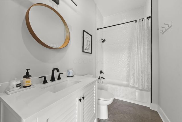 19718 Feathers Road, Logan, OH 43138