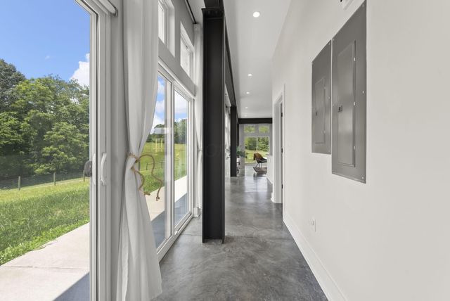 19718 Feathers Road, Logan, OH 43138