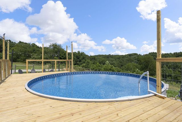 19718 Feathers Road, Logan, OH 43138