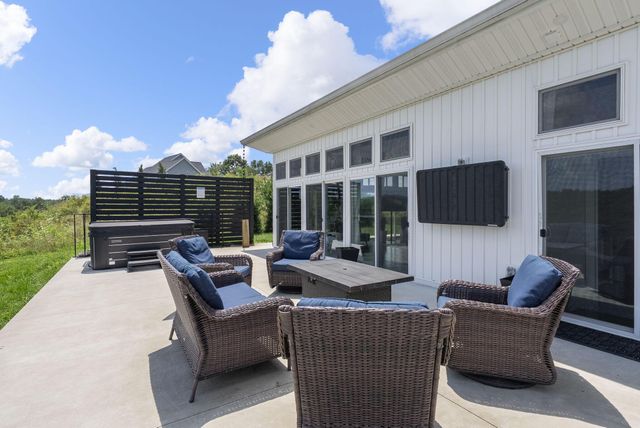 19718 Feathers Road, Logan, OH 43138