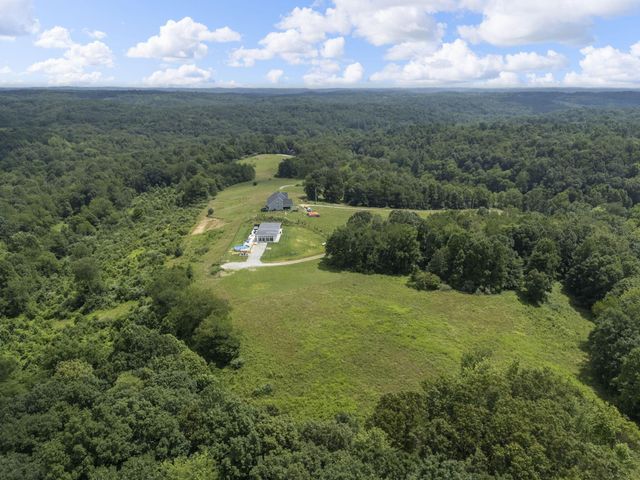 19718 Feathers Road, Logan, OH 43138