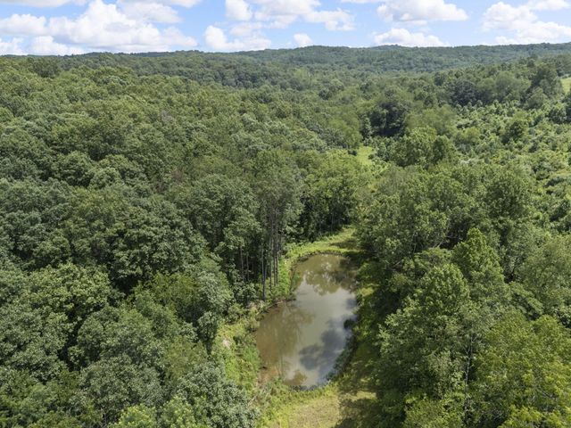 19718 Feathers Road, Logan, OH 43138