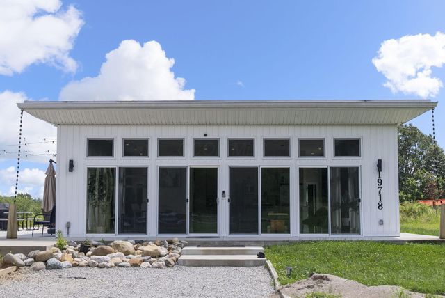 19718 Feathers Road, Logan, OH 43138