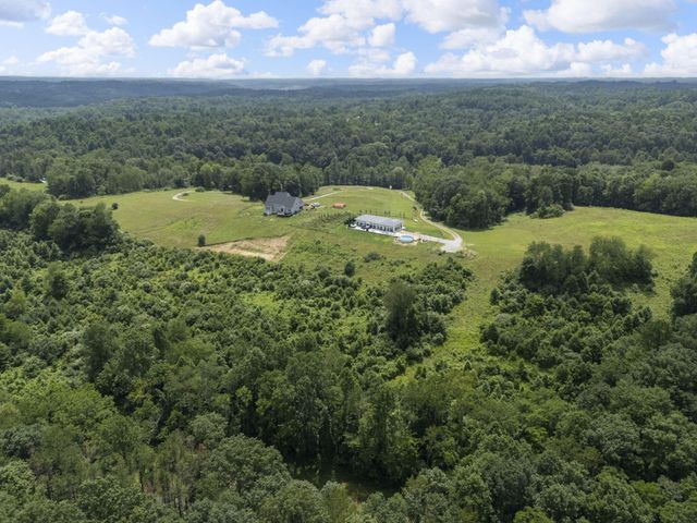 19718 Feathers Road, Logan, OH 43138