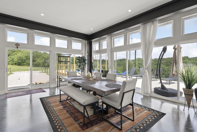 19718 Feathers Road, Logan, OH 43138