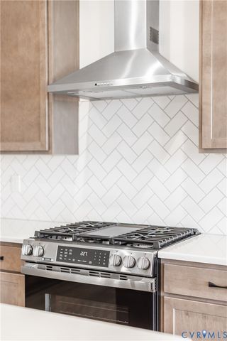 18732 Palisades Cove Trl, Moseley, VA 23120