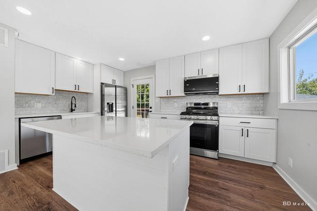 234 Gordon Avenue, Romeoville, IL 60446
