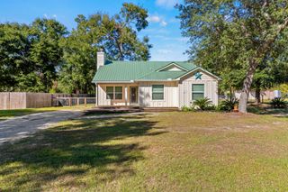 218 Sparkleberry Lane, Freeport, FL 32439