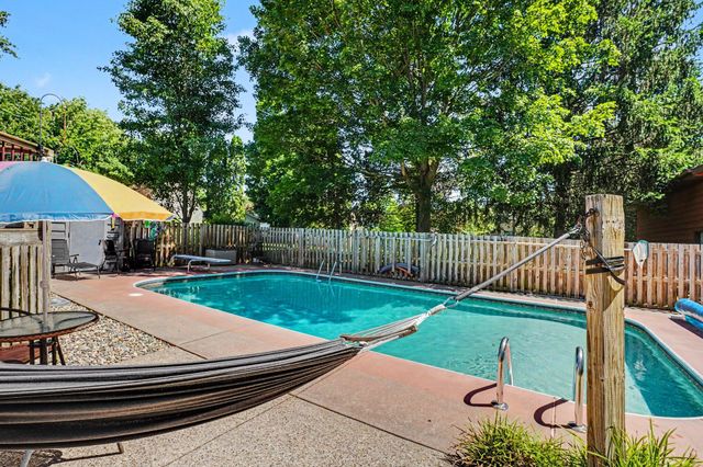 601 W North Street, Paw Paw Vllg, MI 49079