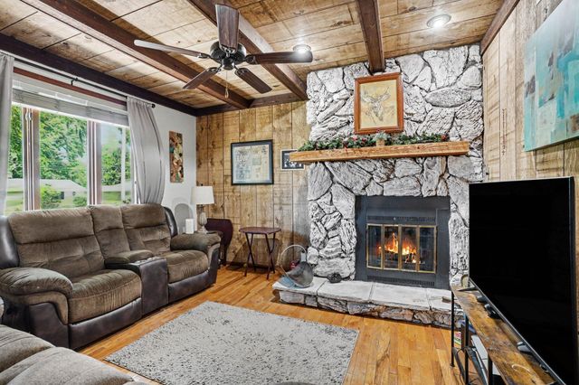 601 W North Street, Paw Paw Vllg, MI 49079