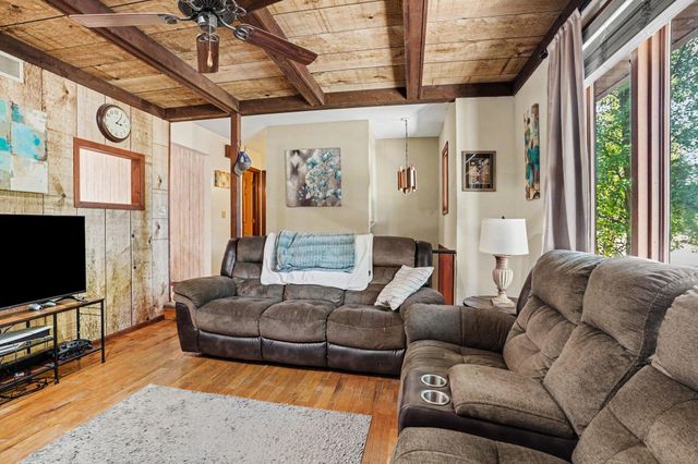 601 W North Street, Paw Paw Vllg, MI 49079