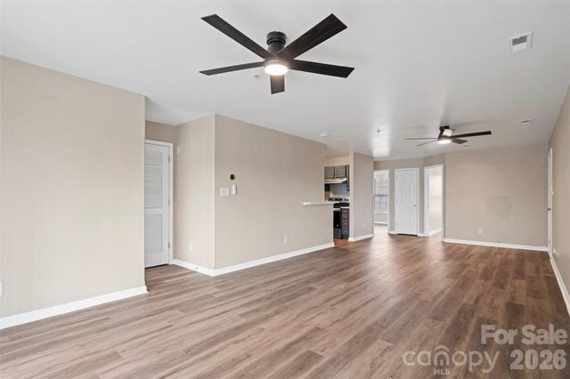 1134 Plaza Walk Drive, Charlotte, NC 28215