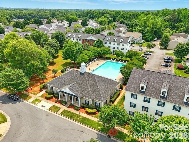 1134 Plaza Walk Drive, Charlotte, NC 28215