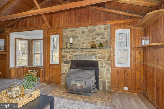 131 FLOP EAR RD, Harpers Ferry, WV 25425