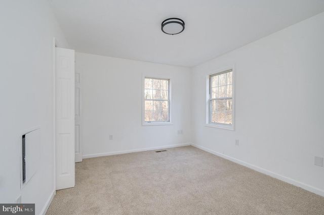 131 FLOP EAR RD, Harpers Ferry, WV 25425