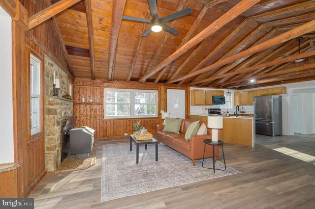 131 FLOP EAR RD, Harpers Ferry, WV 25425