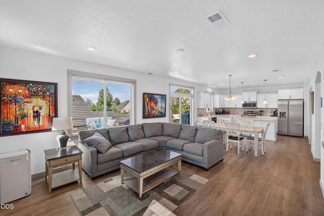 1806 NE Coby Way, Bend, OR 97701