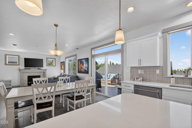 1806 NE Coby Way, Bend, OR 97701