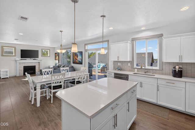 1806 NE Coby Way, Bend, OR 97701