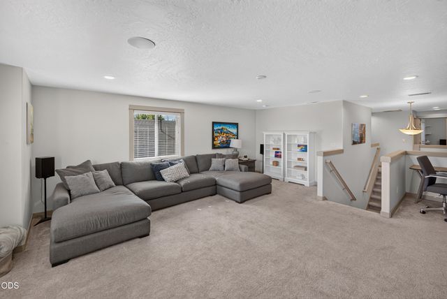1806 NE Coby Way, Bend, OR 97701