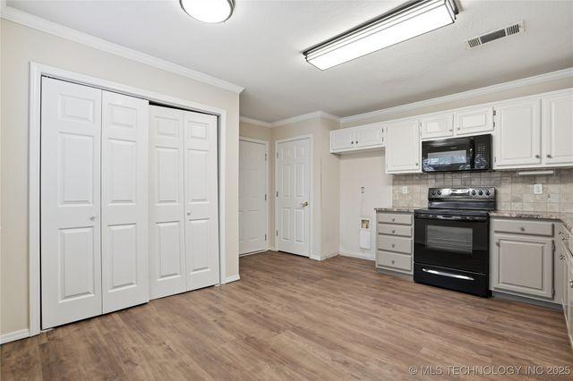 8312 E 84th Place S, Tulsa, OK 74133