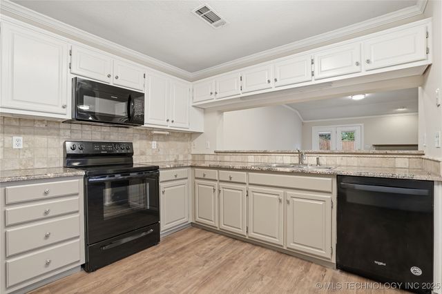 8312 E 84th Place S, Tulsa, OK 74133