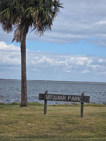 000 Shore Acres Boulevard, Shoreacres, TX 77571