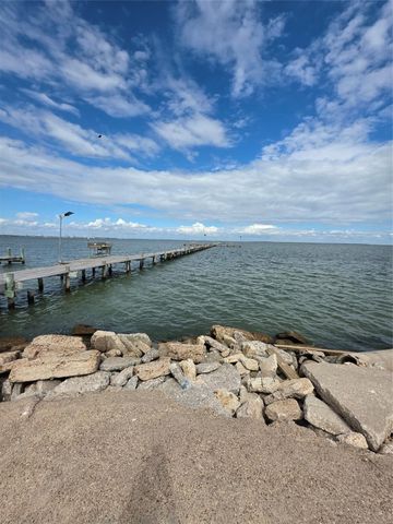 000 Shore Acres Boulevard, Shoreacres, TX 77571