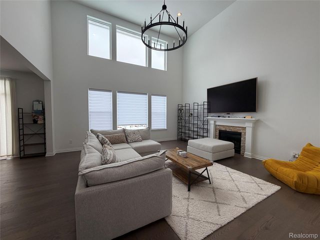 51360 Whispering Ridge Drive, Lyon Charter Township, MI 48167