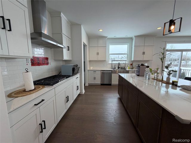 51360 Whispering Ridge Drive, Lyon Charter Township, MI 48167