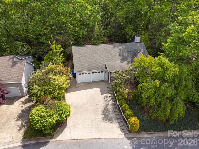 132 Fox Cross Drive, Brevard, NC 28712