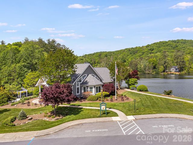 132 Fox Cross Drive, Brevard, NC 28712