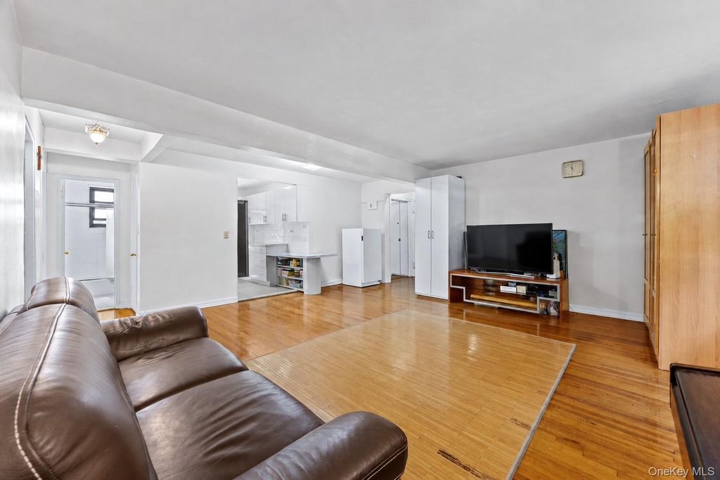 211-02 73rd Avenue 1H, Bayside, NY 11364 — photo 4