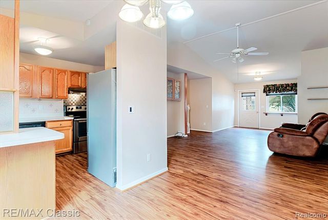 9039 Lake E Road 45, Clarkston, MI 48348