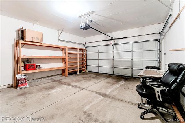 9039 Lake E Road 45, Clarkston, MI 48348